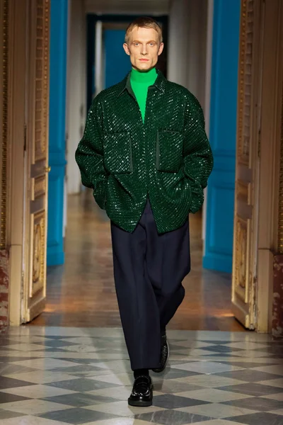 Look 44